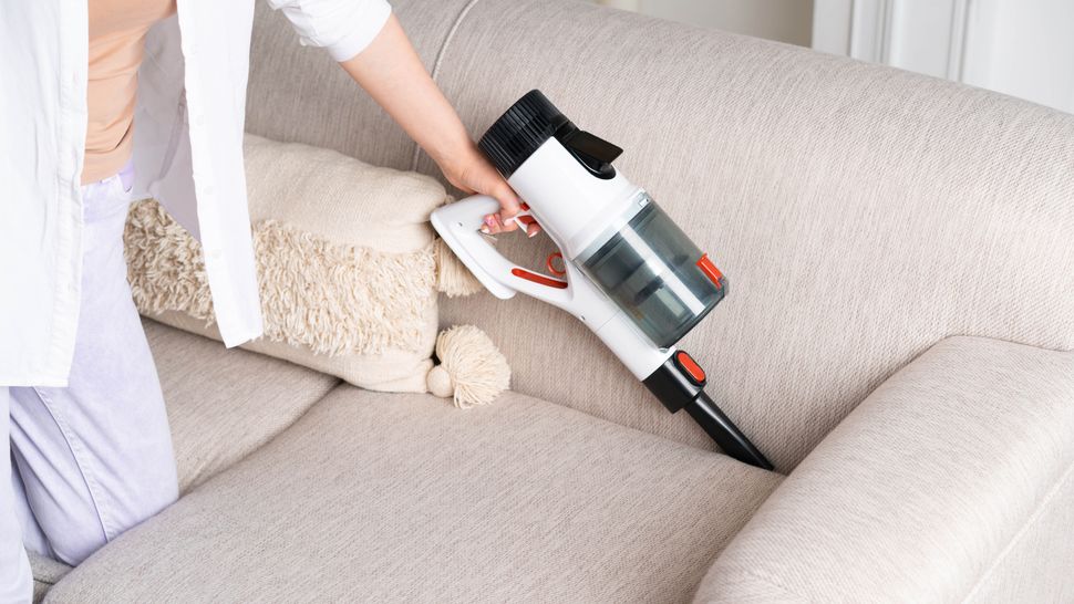 Are cordless vacuum cleaners worth it? Here are the pros and cons Tom