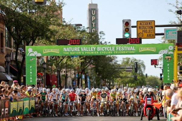 The women get ready to roll out for stage four.