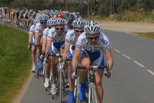 The ISD Continental team leads the chase
