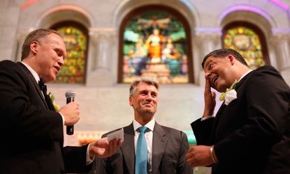 Gay couples wed in Minnesota