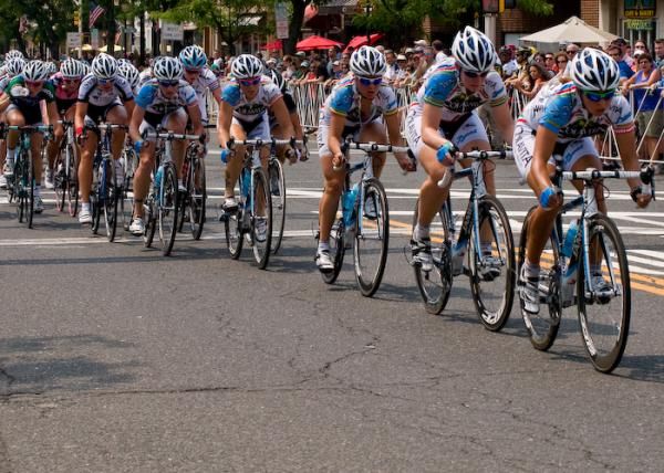 The Colavita squad executes perfect control with one lap to go.