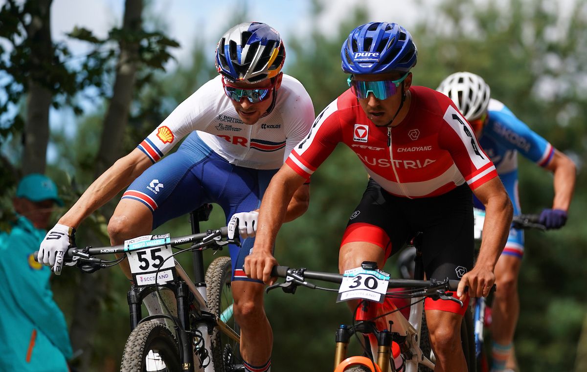 Great Britain&rsquo;s Tom Pidcock is catching and passing riders early in the XCO race