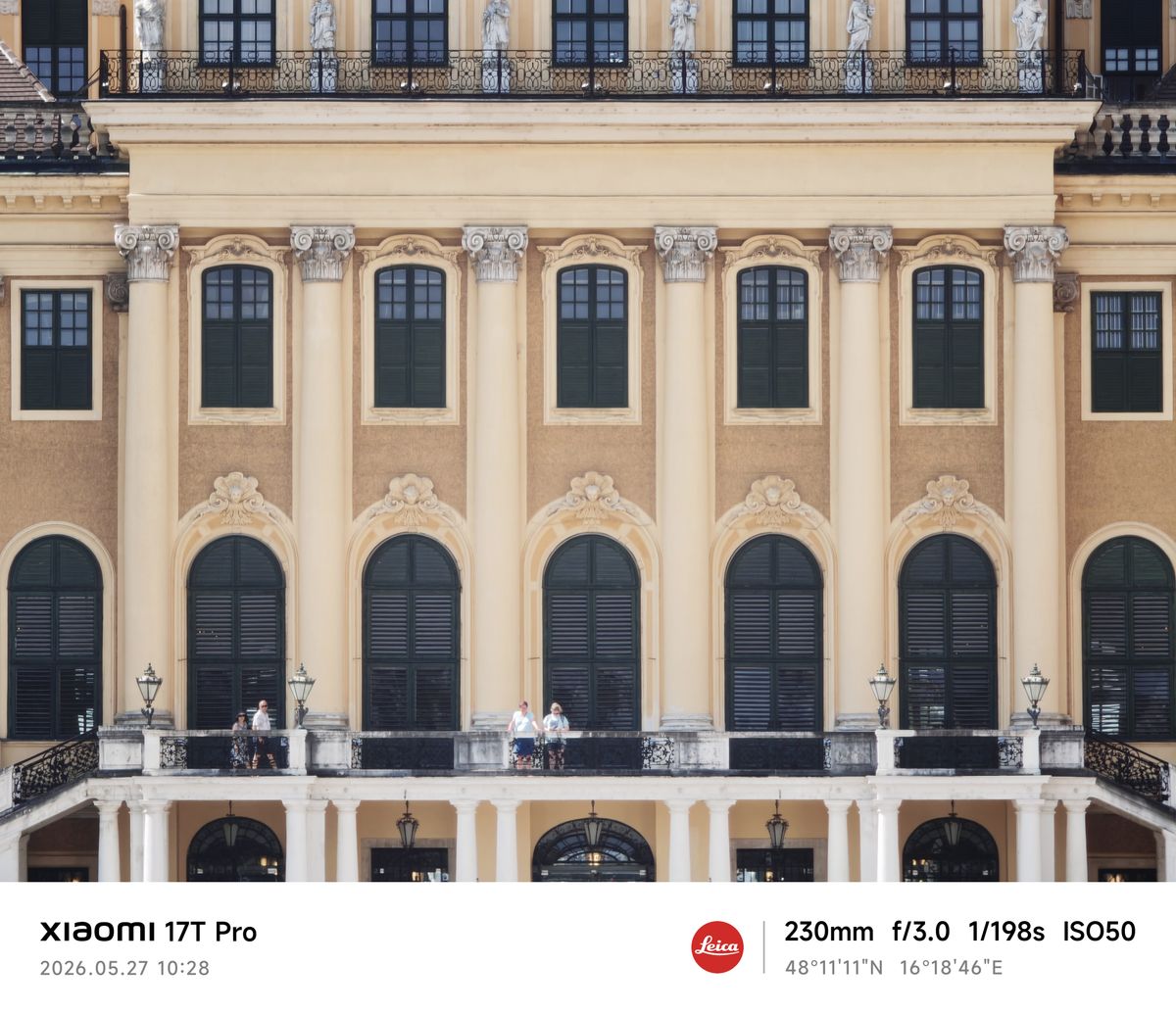 The front of the Sch&ouml;nbrunn Palace