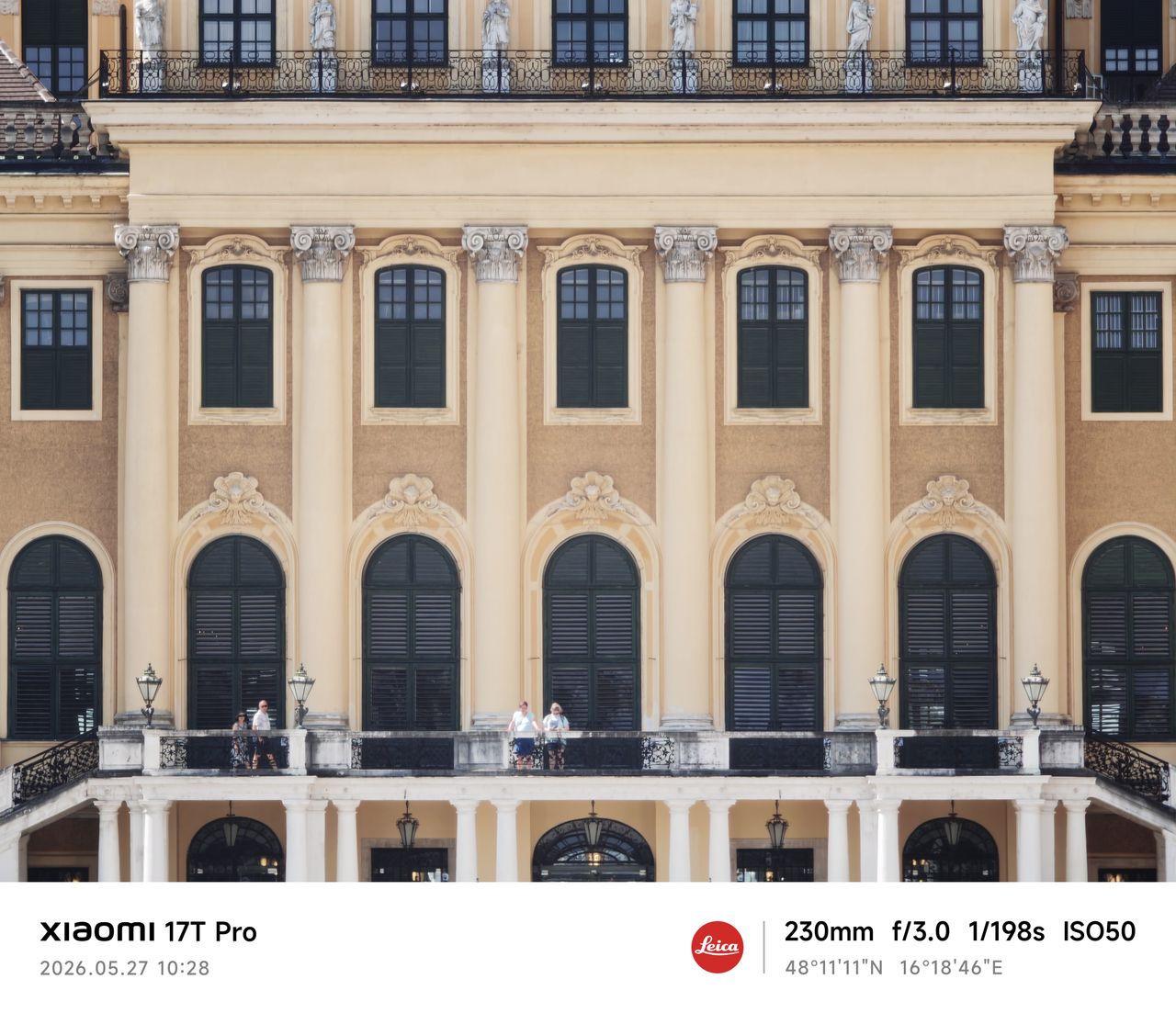 The front of the Sch&ouml;nbrunn Palace