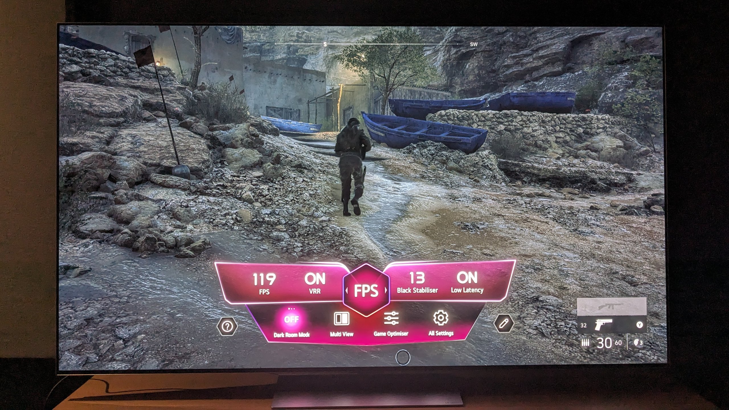 LG G3 with Battlefield V and game bar on screen