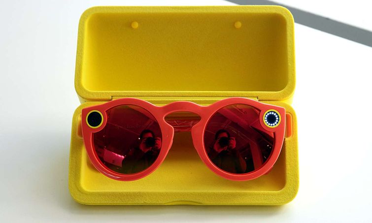 How to use Snapchat - spectacles