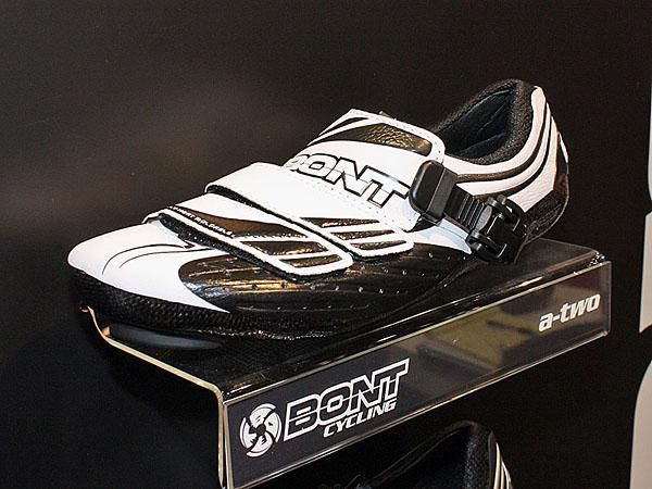 The second-tier a-two is a close cousin of the a-one with just a slightly thicker carbon sole and other minor differences.