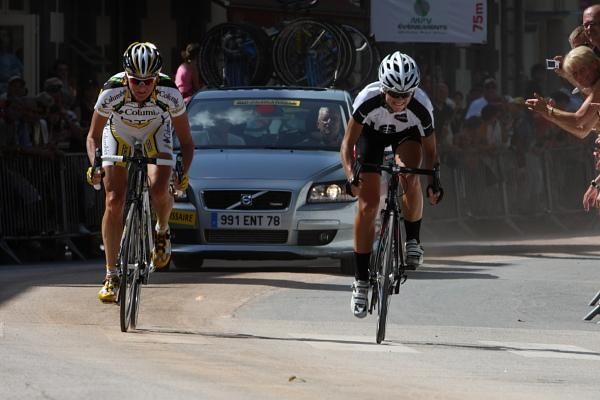 The Americans battle for the win in St Pourcain sur Sioule. The stage was won by Stevens (USA), whilst Anderson (Team Columbia-HTC) moved into the overall lead