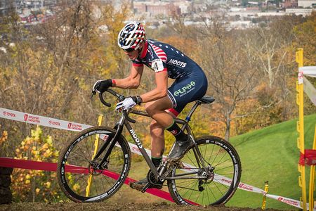 Gage Hecht (USA) making his way into 2nd position during the race, junior men