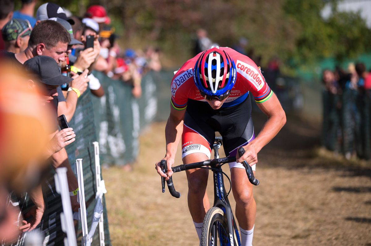 Head down, Mathieu van der Poel (Beobank-Corendon) powering to the win