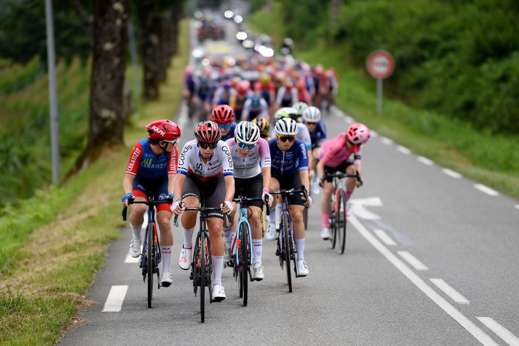 Flurry of attacks in the first 20 kilometres of the stage