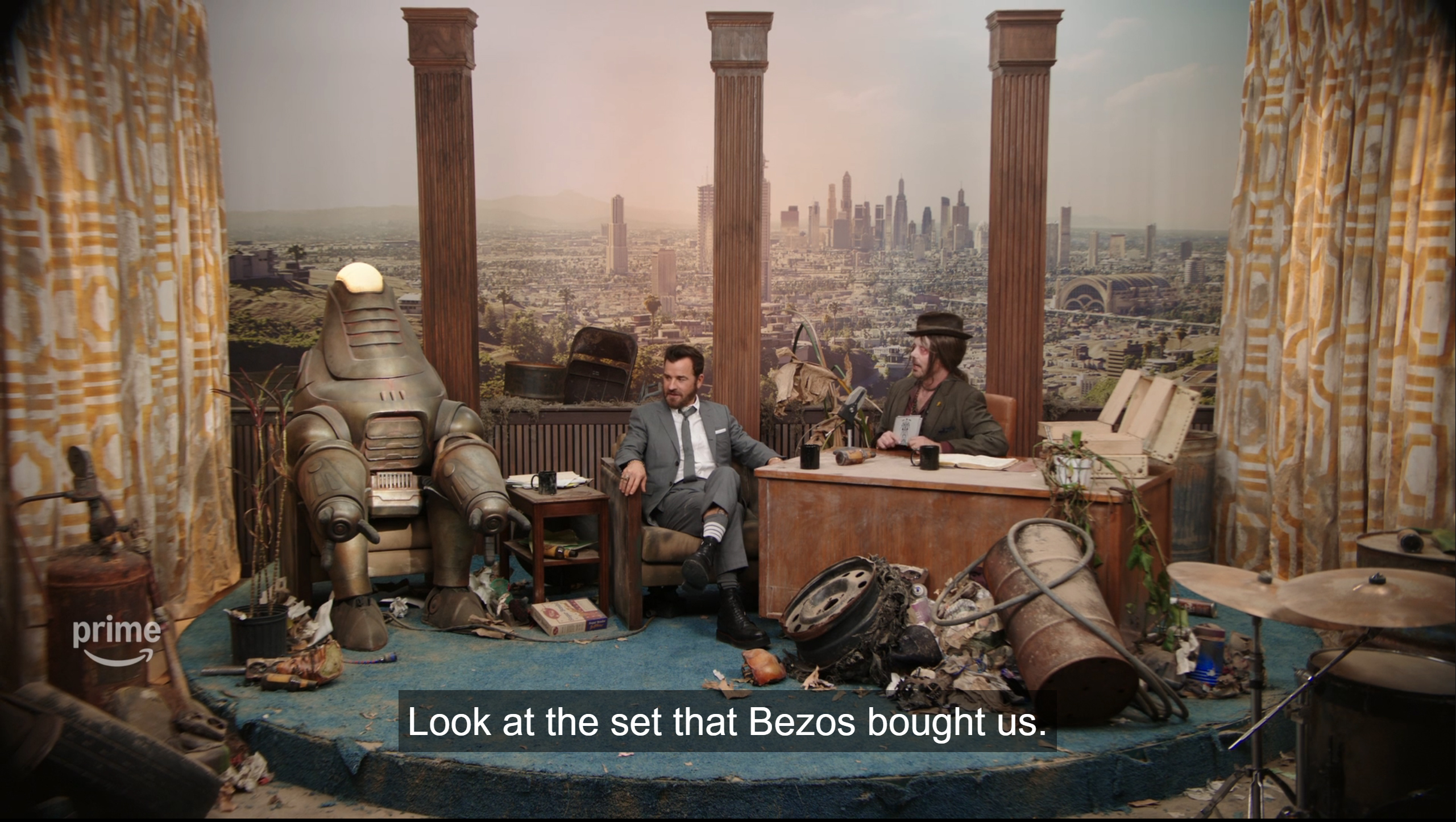 Justin Theroux, Jon Daly, and a robot in Fallout