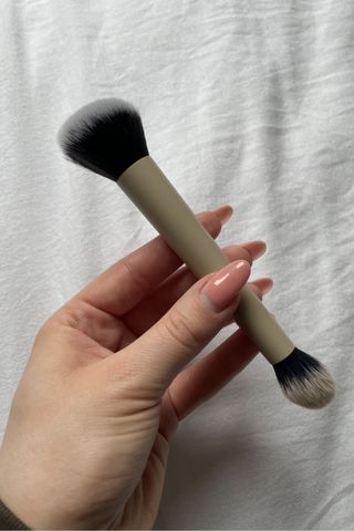 valeza holding the REFY Complexion brush