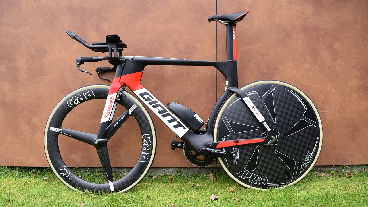 A look at the Giant Trinity from the non-drive side