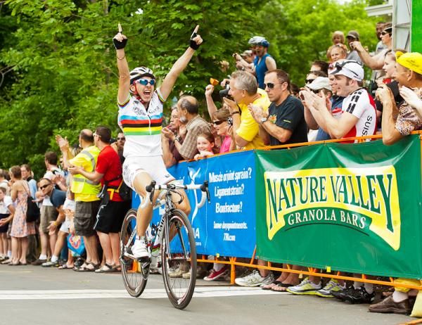 Giorgia Bronzini (Colavita/Forno d'Asolo p/b Cooking Light) celebrates her 3rd stage win at the Nature Valley Grand Prix.