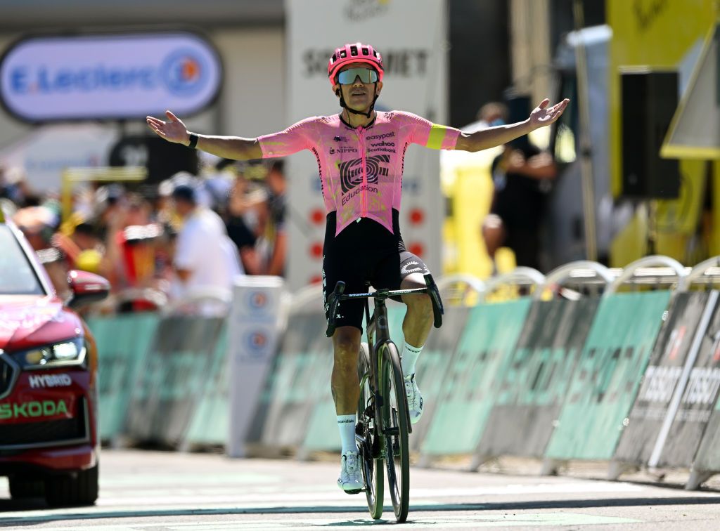 SUPERDEVOLUY LE DEVOLUY FRANCE JULY 17 Richard Carapaz of Ecuador and Team EF Education EasyPost celebrates at finish line as stage winner during the 111th Tour de France 2024 Stage 17 a 1778km stage from SaintPaulTroisChateaux to Superdevoluy 1500m UCIWT on July 17 2024 in Superdevoluy Le Devoluy France Photo by Dario BelingheriGetty Images