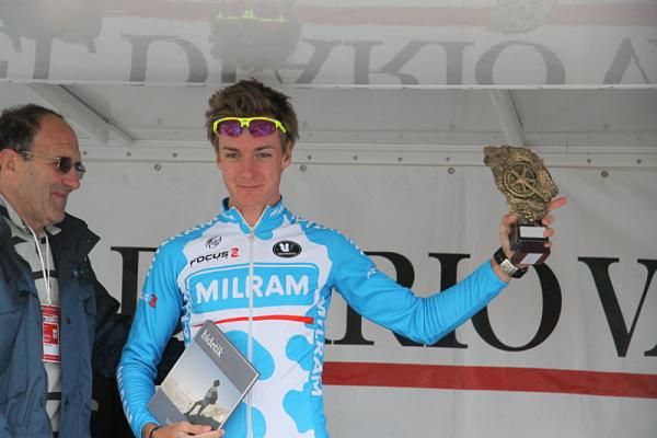 Dominik Nerz (Team Milram) was honored before the stage as best young rider.