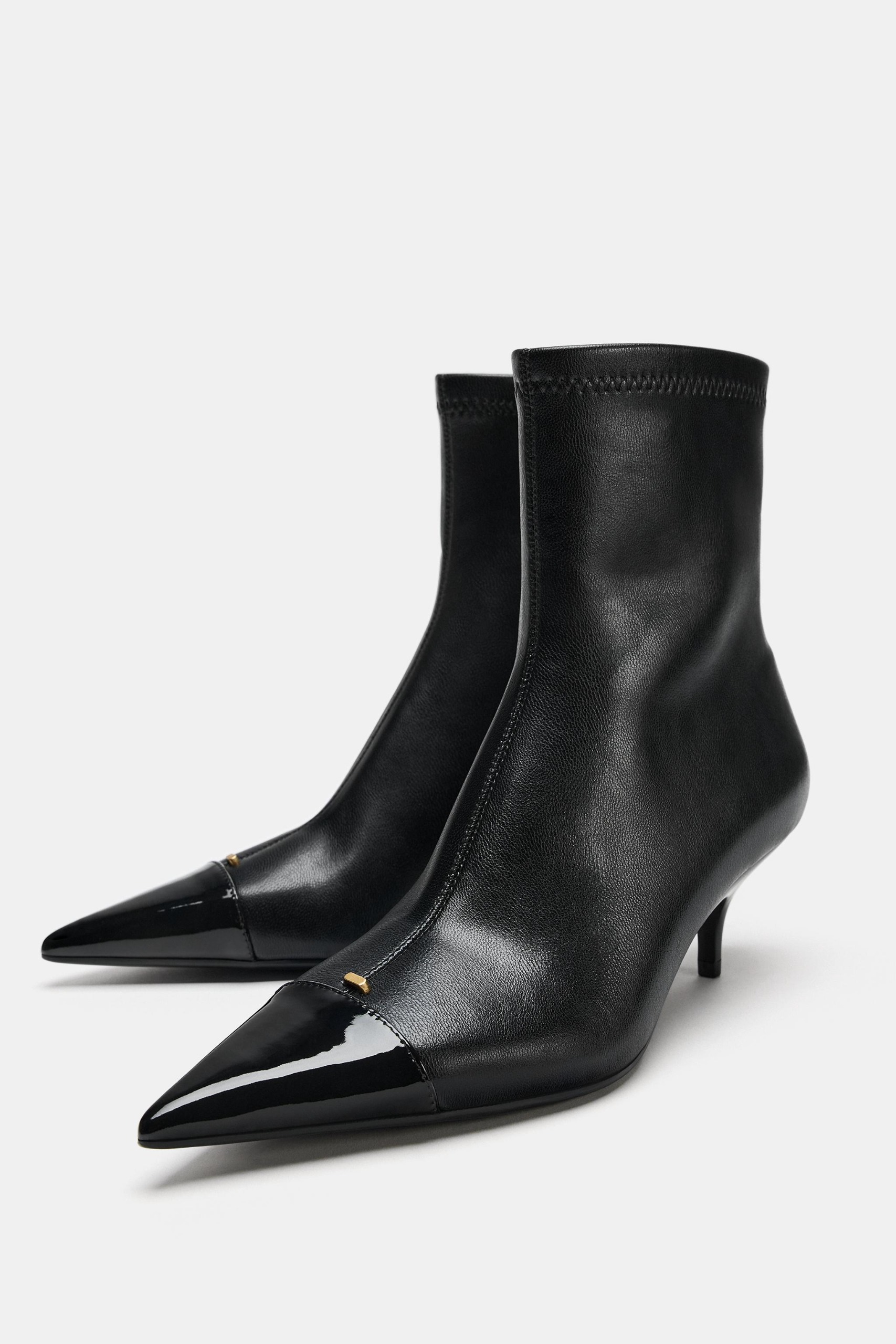 Contrast Toe Kitten Booties - Black - 5