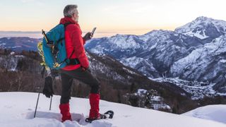Hiking with snowshoes mountain using smartphone apps
