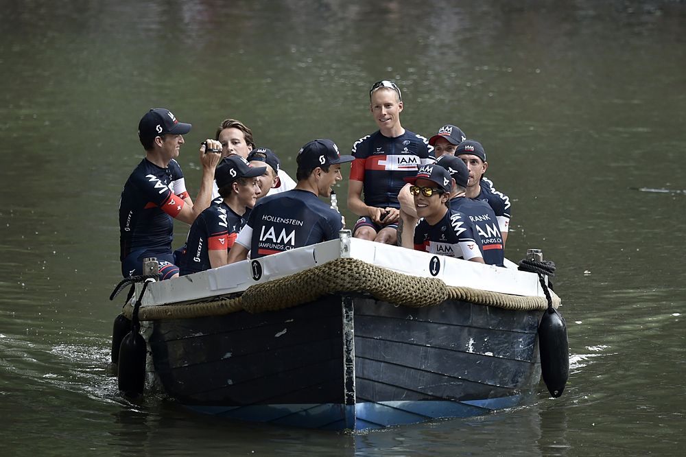IAM Cycling floating along the Oudegracht canal