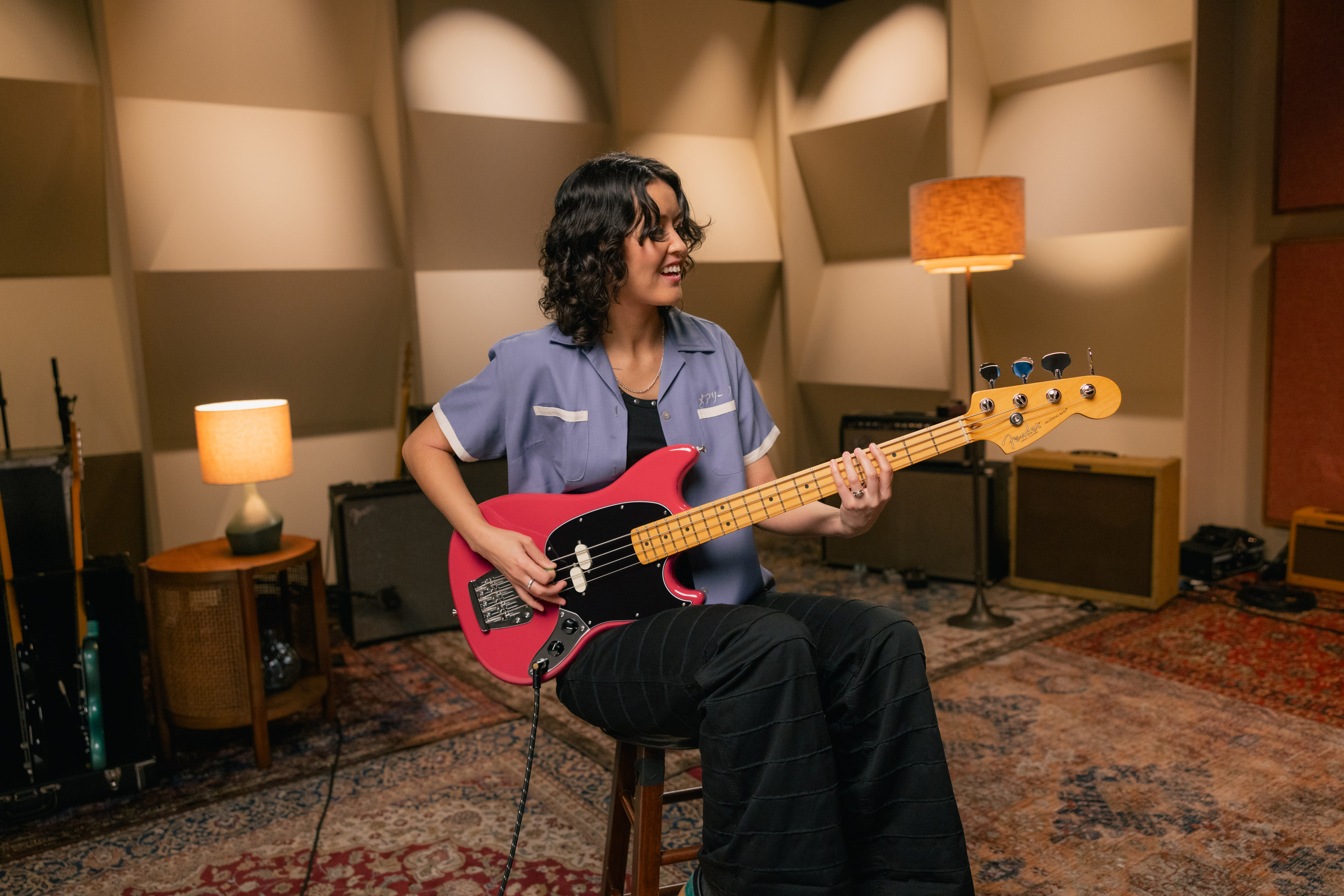 Camilla Charlesworth demos the Mustang Bass from the Pro American Classic range