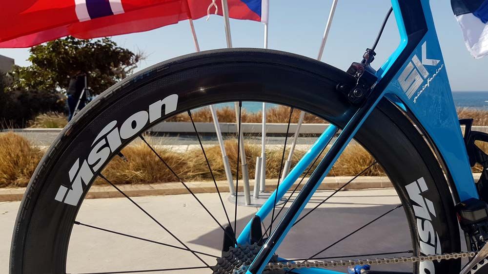 The team will use the full range of Vision Metron wheels to race on