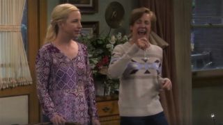 Jackie drunkenly laughing next to becky on the conners