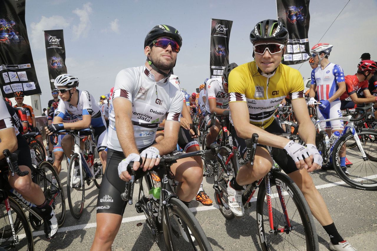 Mark Cavendish and Edvald Boasson Hagen at the start of stage 4 in Qatar