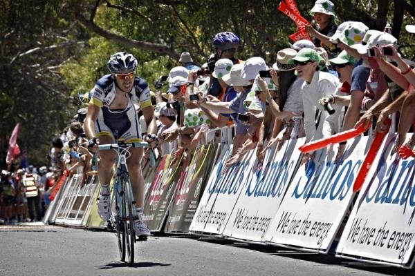 Thomas De Gendt (Vacansoleil-DCM) gives chase on Old Willunga Hill.