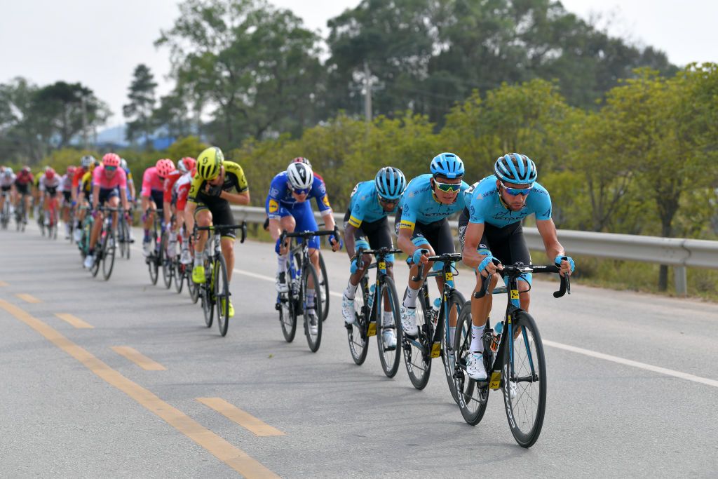 Astana lead the peloton