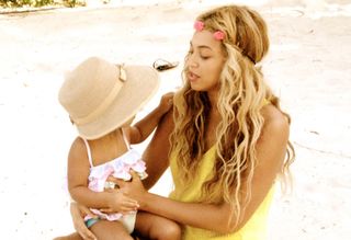 Beyonce and Blue Ivy's adorable holiday photos