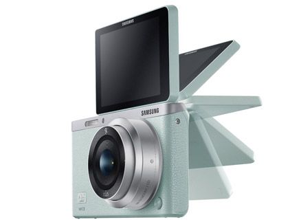 Samsung NX mini Review - A Selfie-Friendly Mirrorless Camera