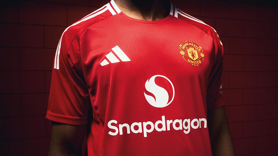 Adidas Manchester United home kit 2024/25