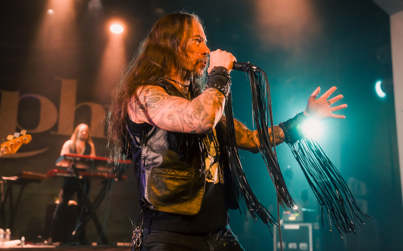Amorphis on stage
