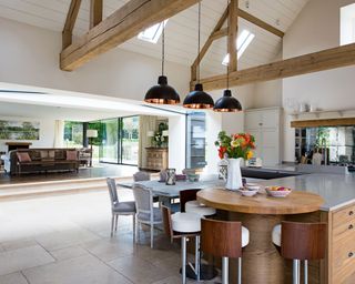 Country kitchen diner with island and dining table
