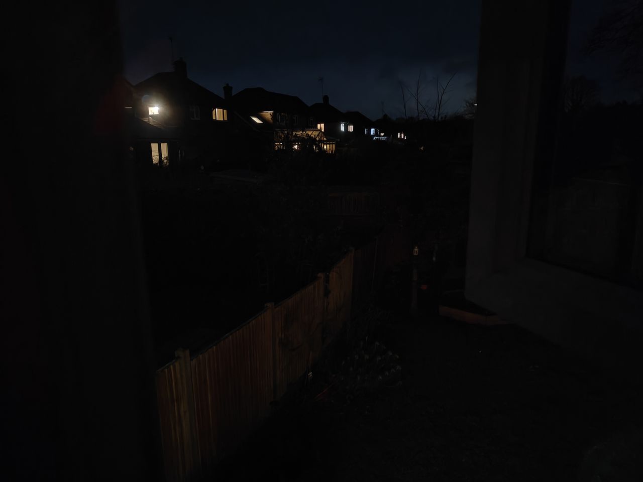 OnePlus 12R camera sample main Night mode garden