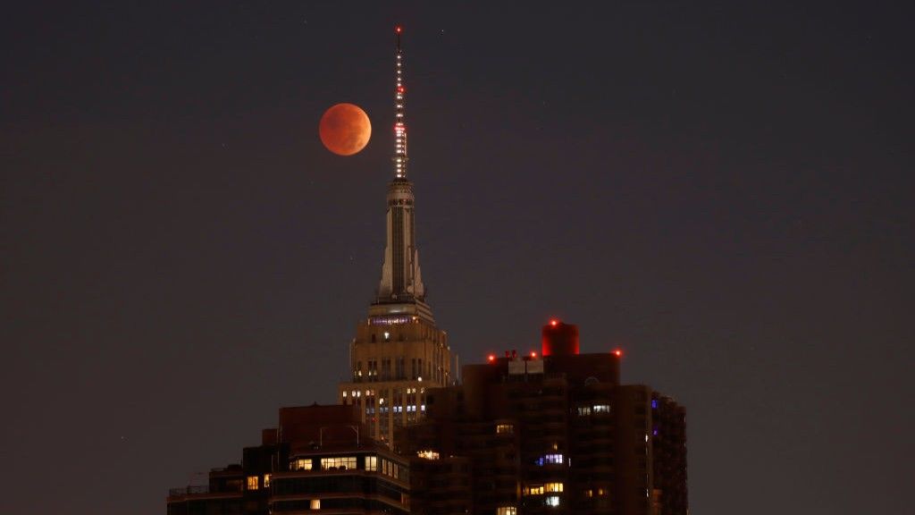A blood moon is coming: 1 month until a total lunar eclipse takes to the skies over North America
