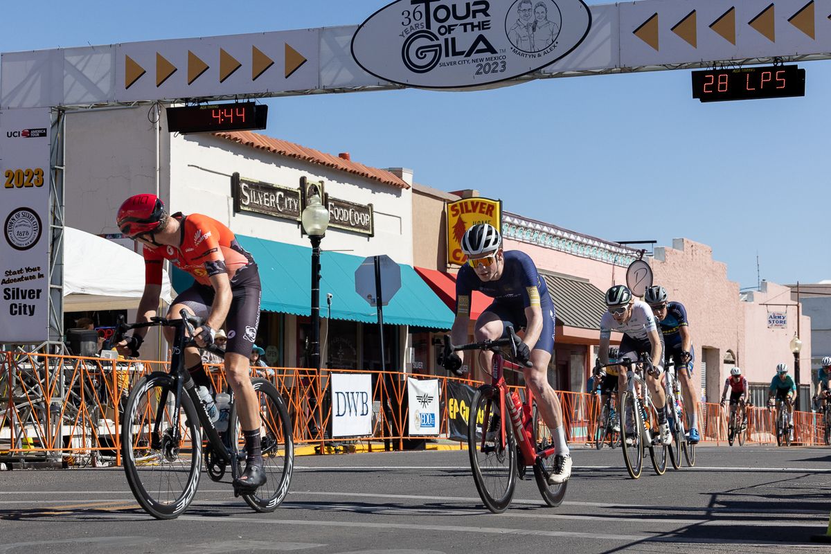 A few breaks were allowed to escape early in the stage 4 men's criterium