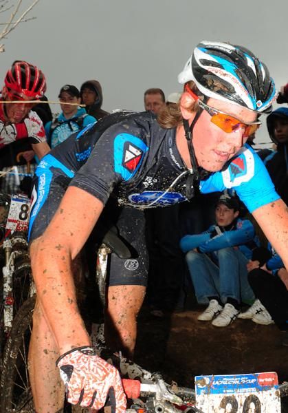 Sam Schultz (Gary Fisher/Subaru) easily rides what many crashed on.
