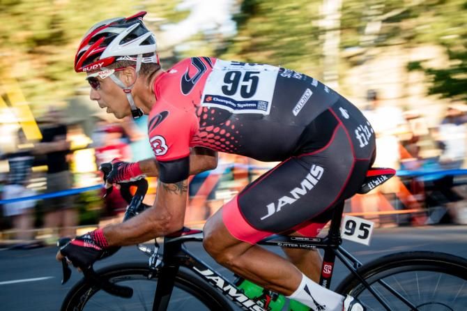 Luis Ameran (Jamis) makes his way into the break.