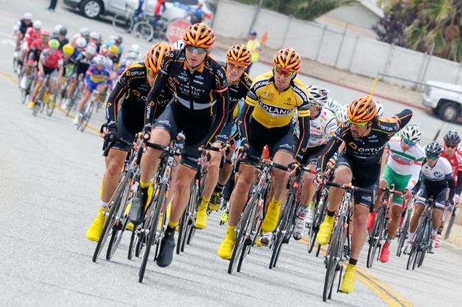 Surrounding the yellow jersey