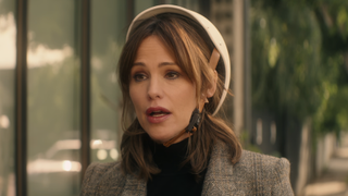 Jennifer Garner wearing a helmet in Family Switch