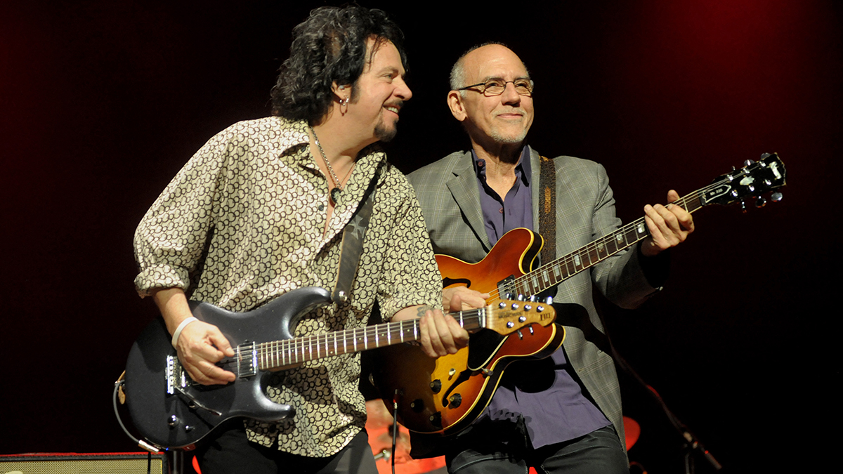 Steve Lukather (L) and Larry Carlton (R) perform at the last show of their 2015 Asian tour, at the AC Hall in Hong Kong on February 5, 2015