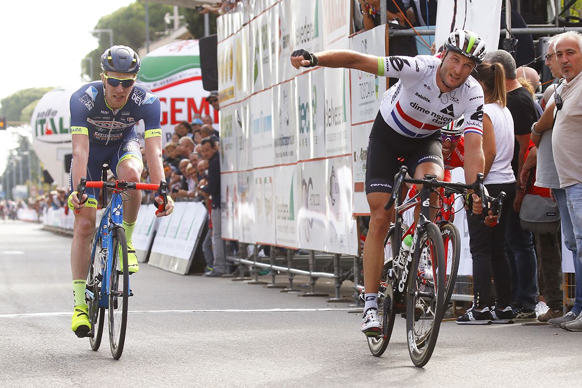Stephen Cummings (Dimension Data) takes the win