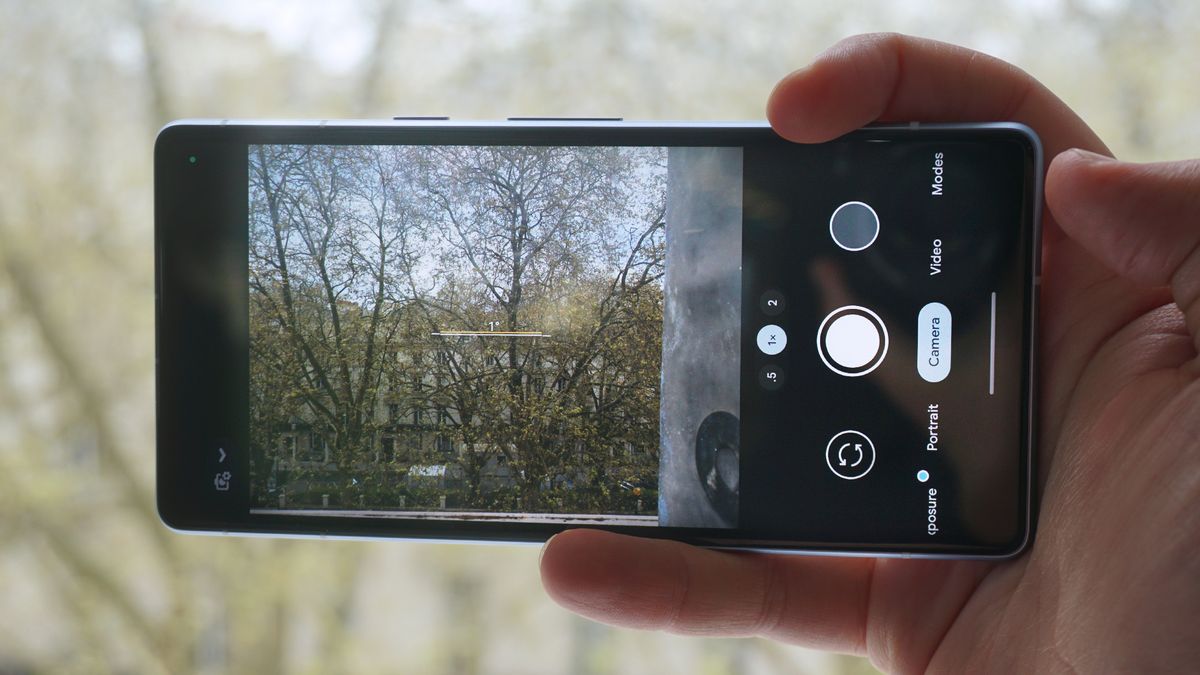 Google Pixel 7a review camera UI handheld
