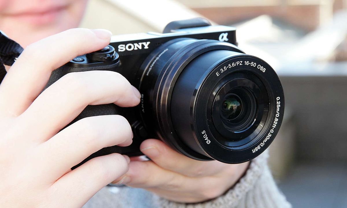 Sony A6300 Review - Flash