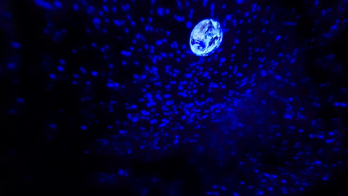 Thames and Kosmos Planetarium Projector