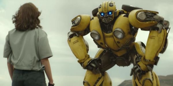 Hailee Steinfeld with Bumblebee in the 2018 film