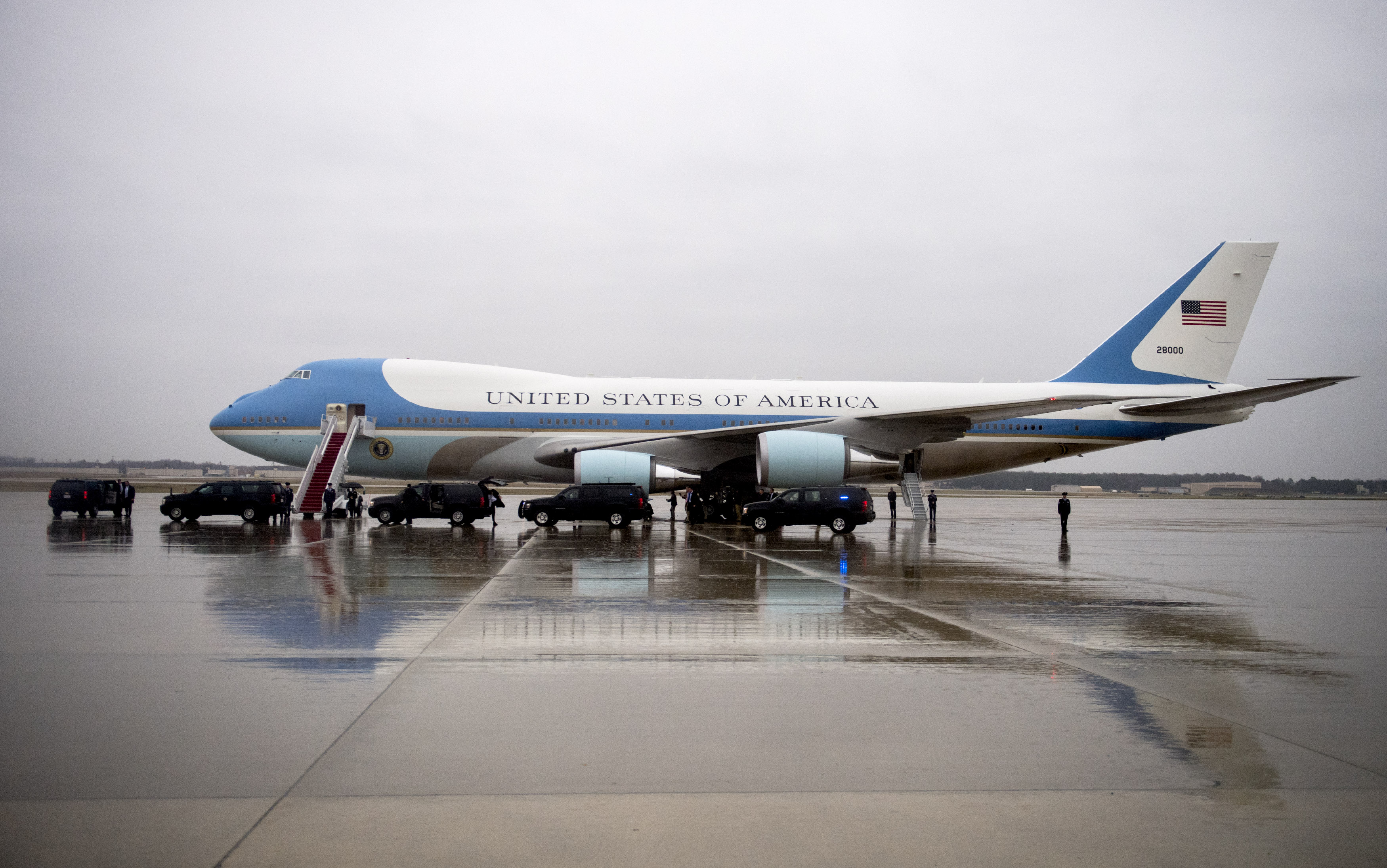 Air Force One on the tarmac