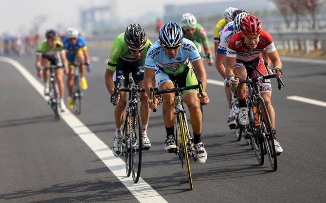 Riders try everything to break up the bunch